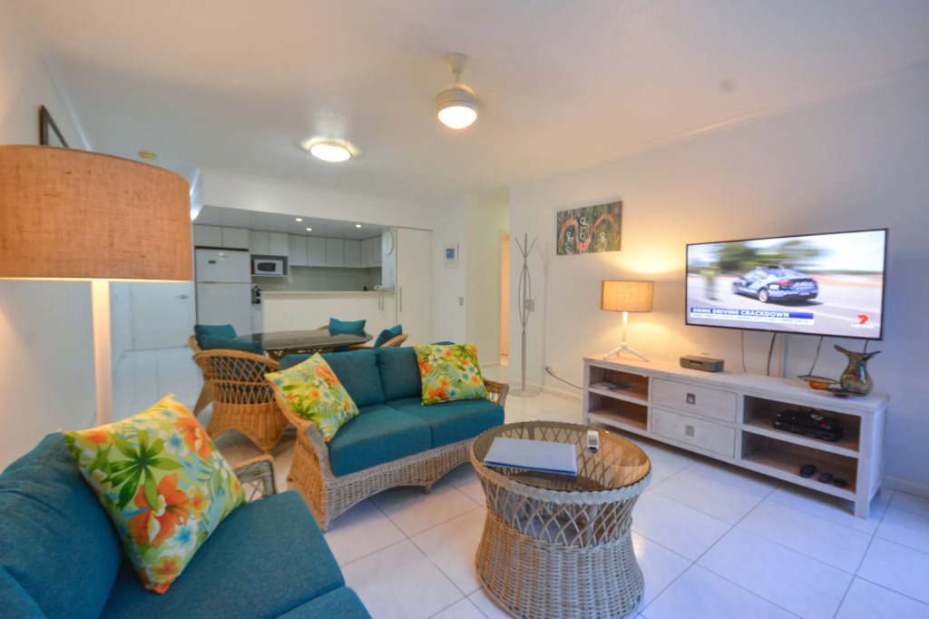 The White House Port Douglas