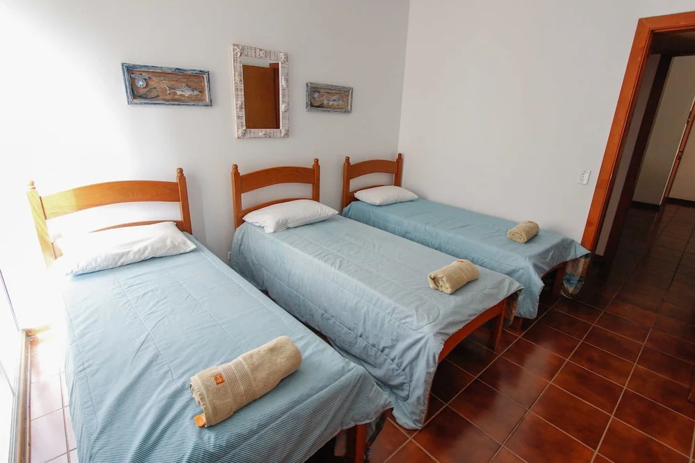 150m da praia com piscina aquecida e sauna