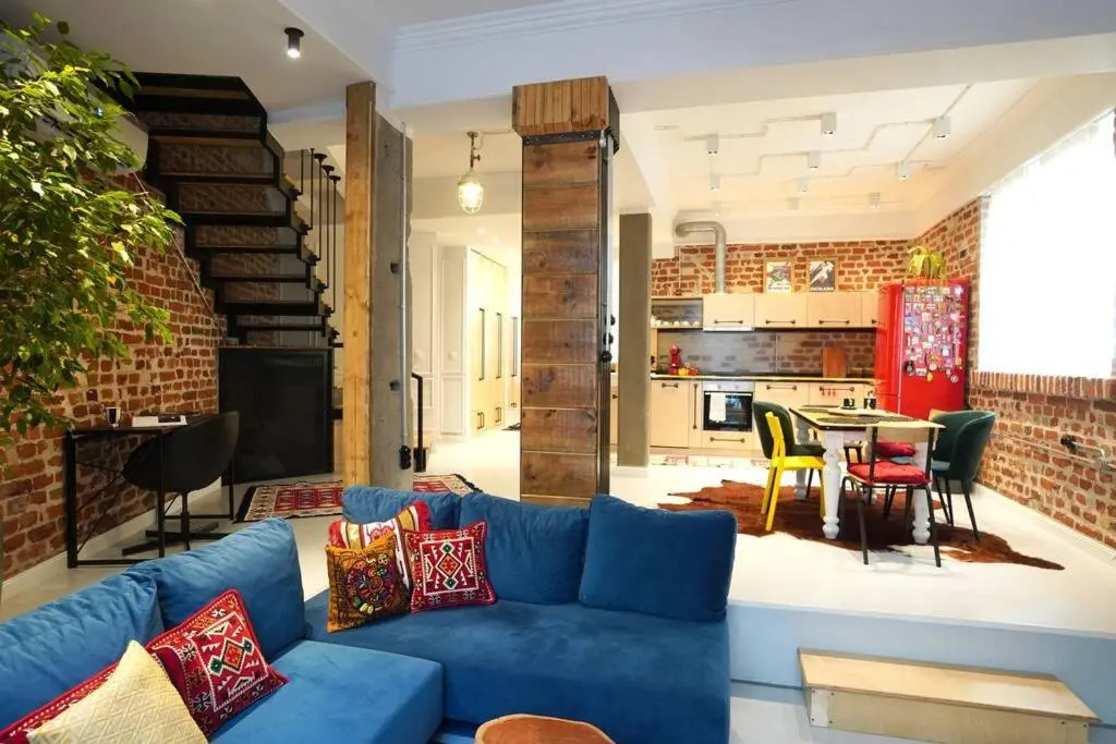Modern and Specious 3-Bedroom Entire House
