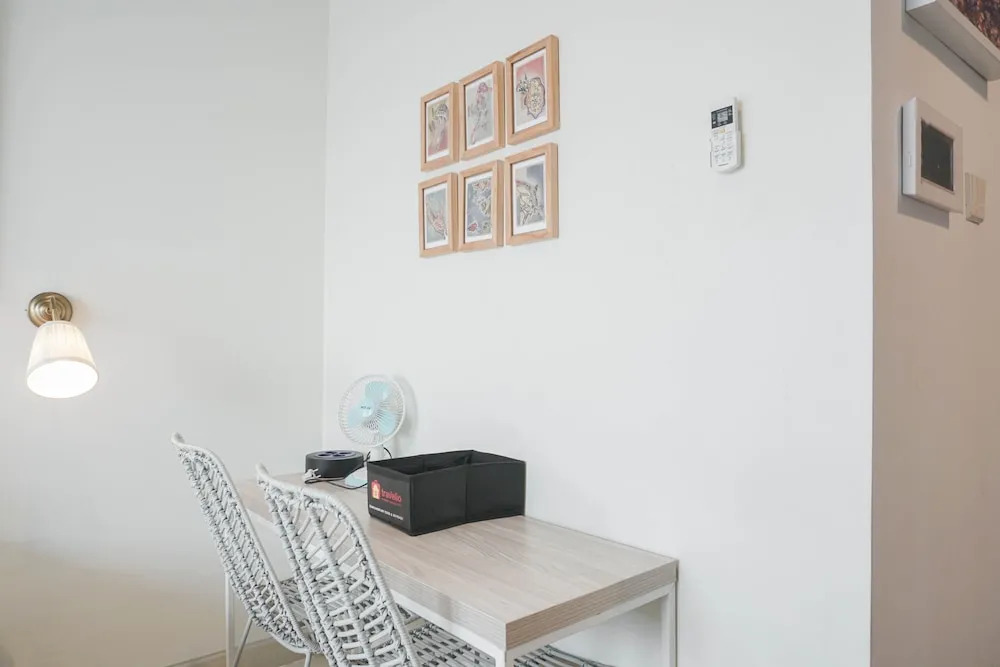 Minimalist Studio Room With City View At West Vista Apartment