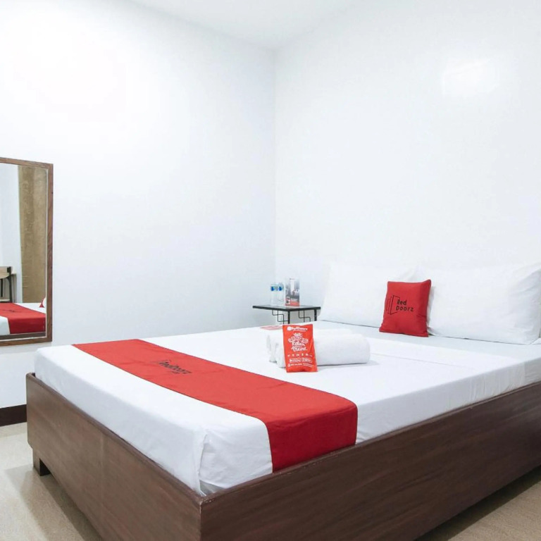 RedDoorz at San Antonio Makati