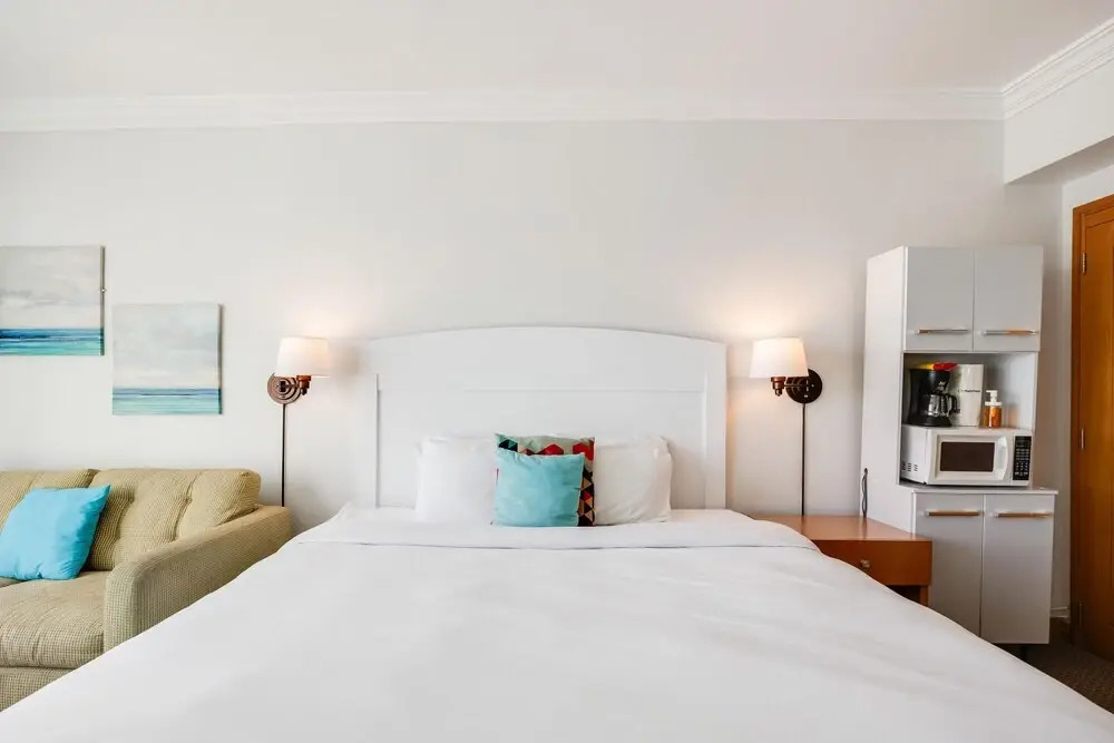 Oceanfront Balcony Access to Pool Condado Area