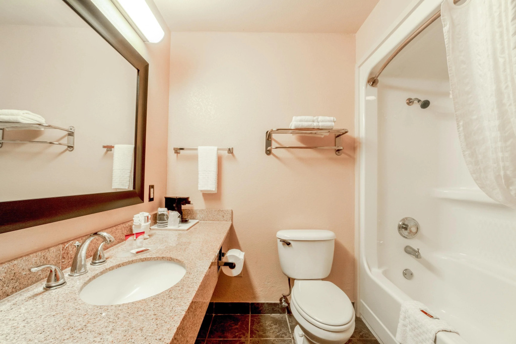 Days Inn & Suites by Wyndham Beeville