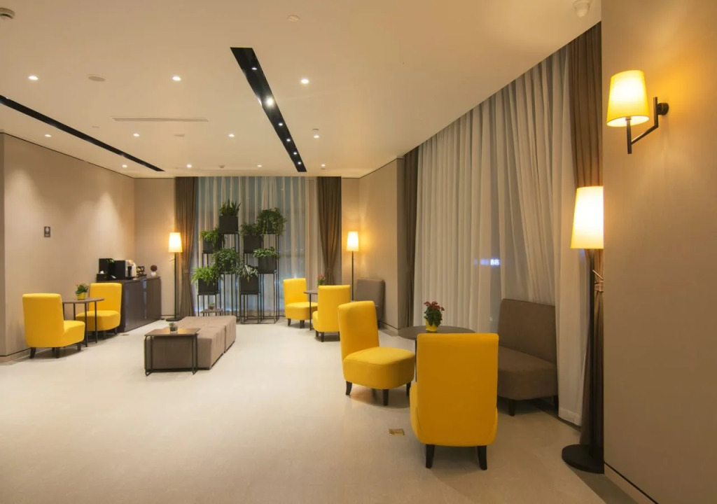Motel (Shanghai Lujiazui Yushan Road Yuanshen Sports Center)