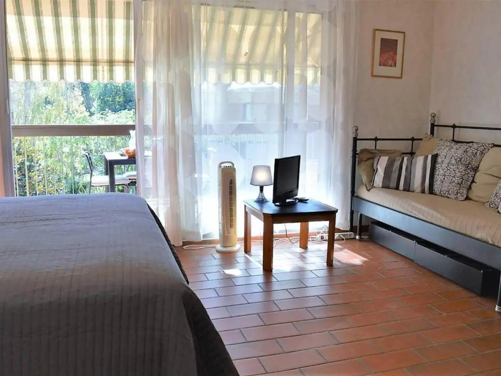 Appartement Le Lavandou, 1 pièce, 3 personnes - FR-1-251-31