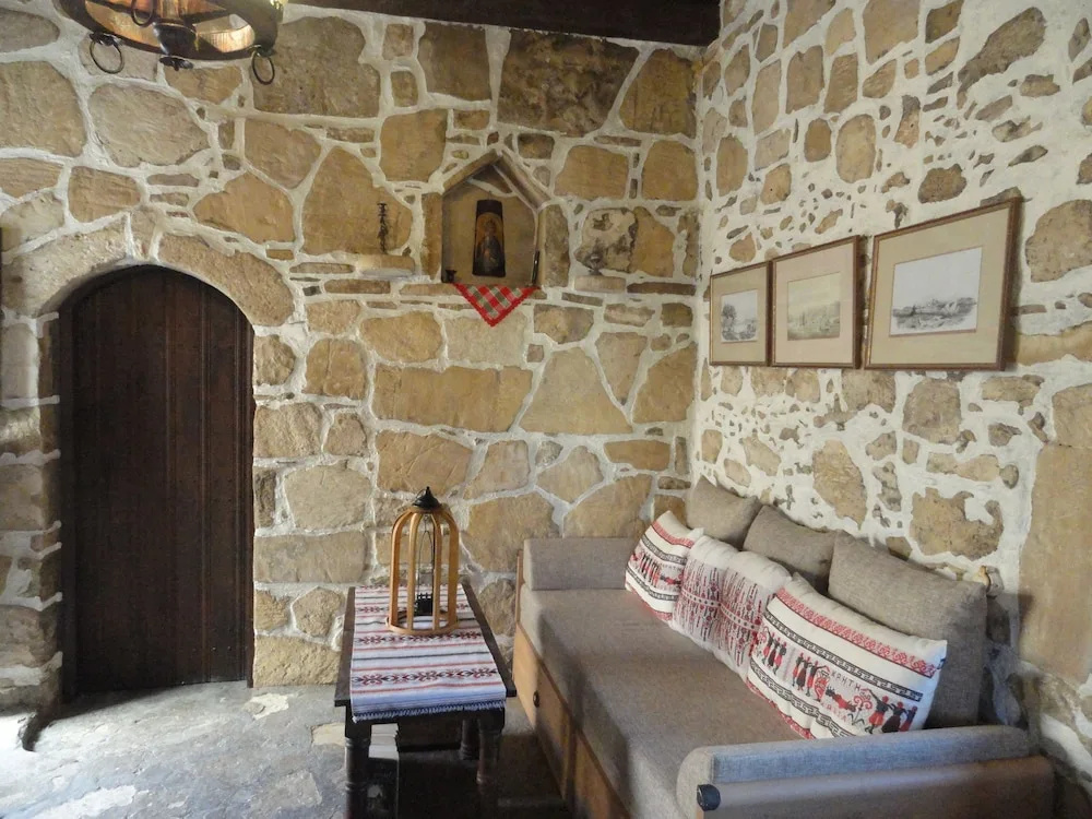 Villa Lithos