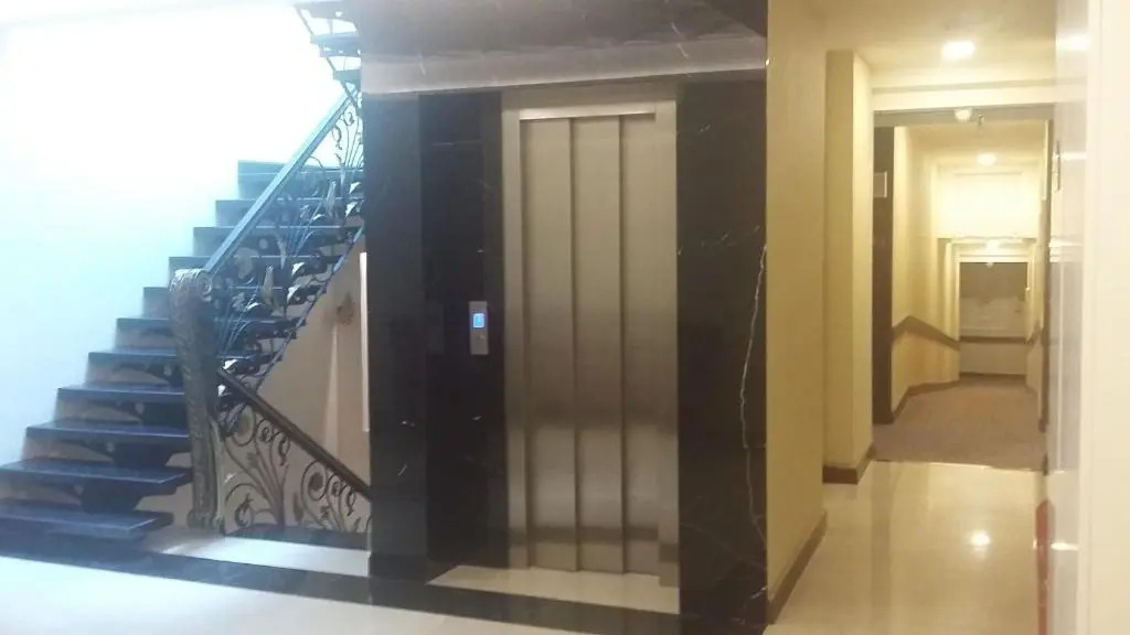 MB Deluxe Hotel