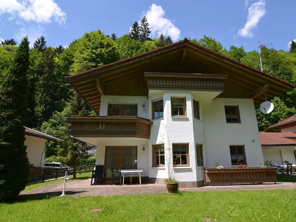 Bright and Modern Apartment in the Beautiful Berchtesgadener Land With Fireplace