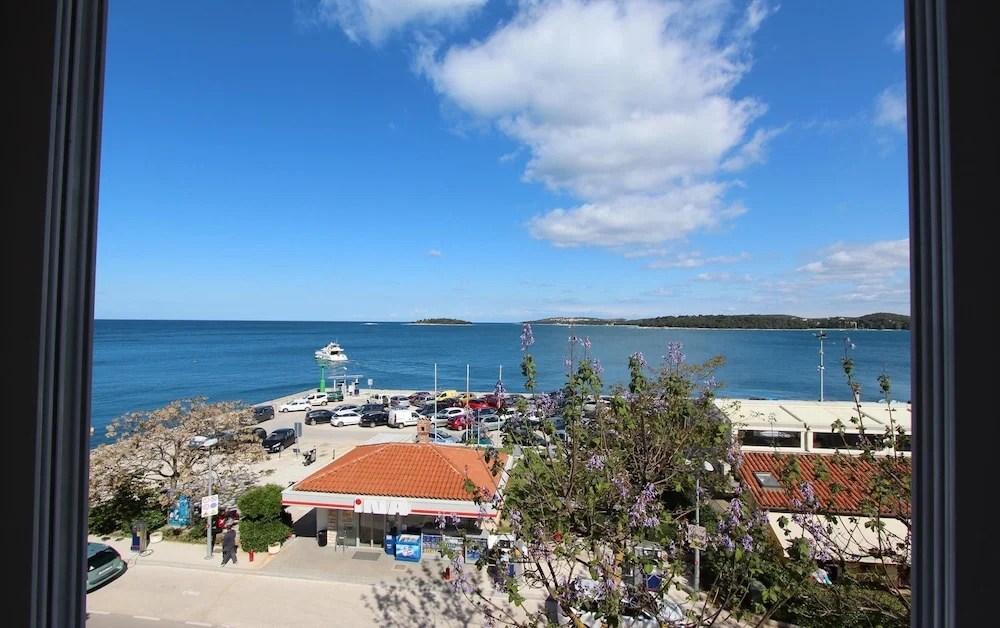 El Corsaro 2 One-bedroom Apartment With Sea View