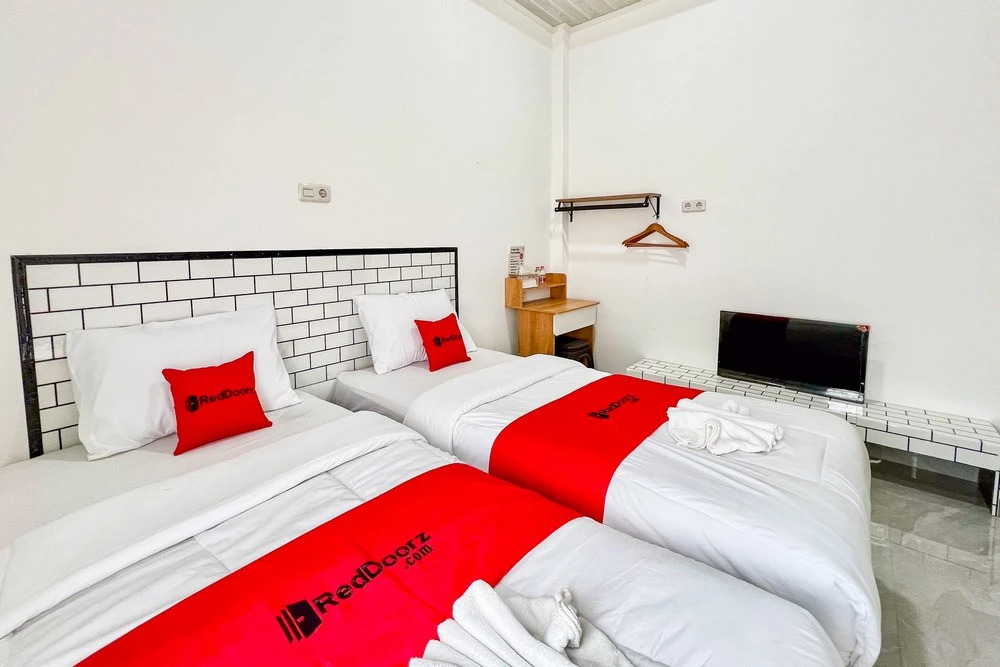 RedDoorz Syariah at Jam Gadang Homestay Bukittinggi
