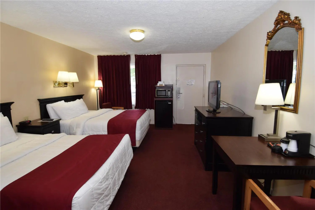 Knights Inn Oswego