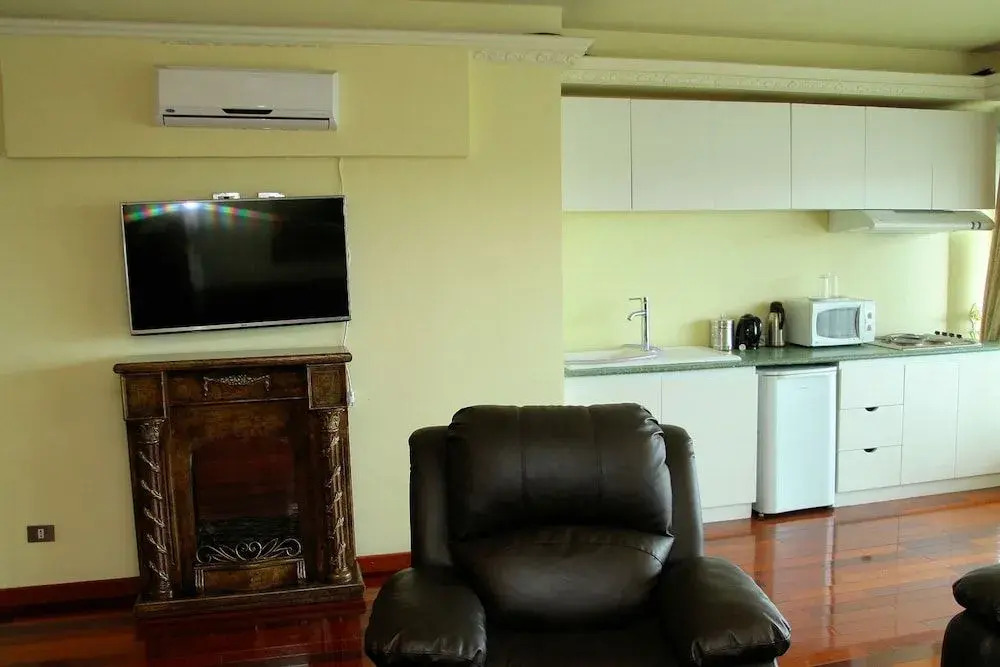 Yoly Addis Hotel