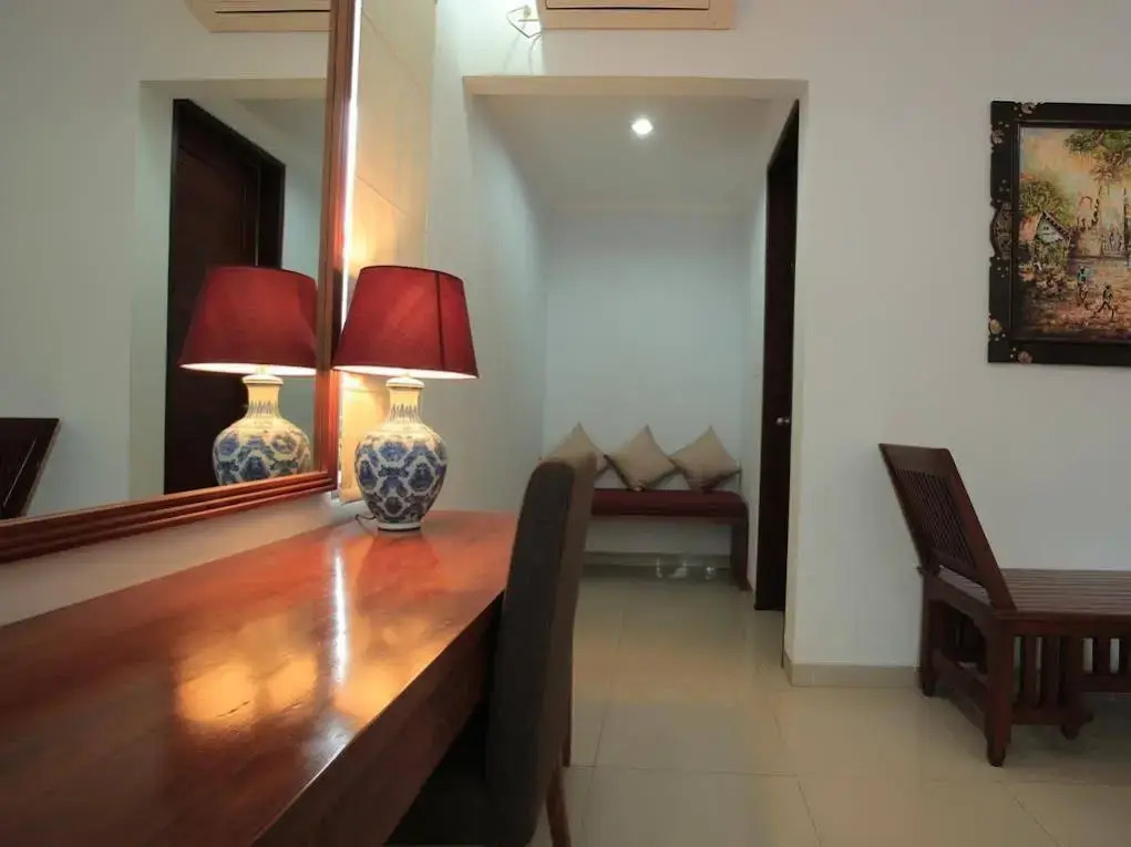 RedDoorz Plus @ Raya Batu Bolong