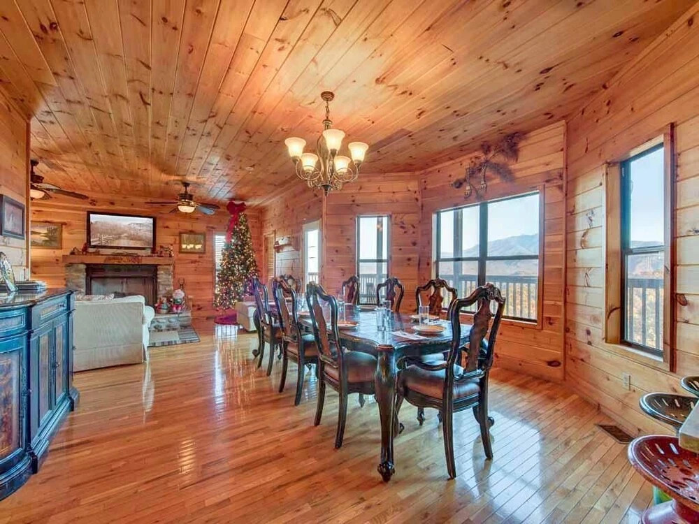 Smokerise Lodge 5 Bedroom Home with Hot Tub