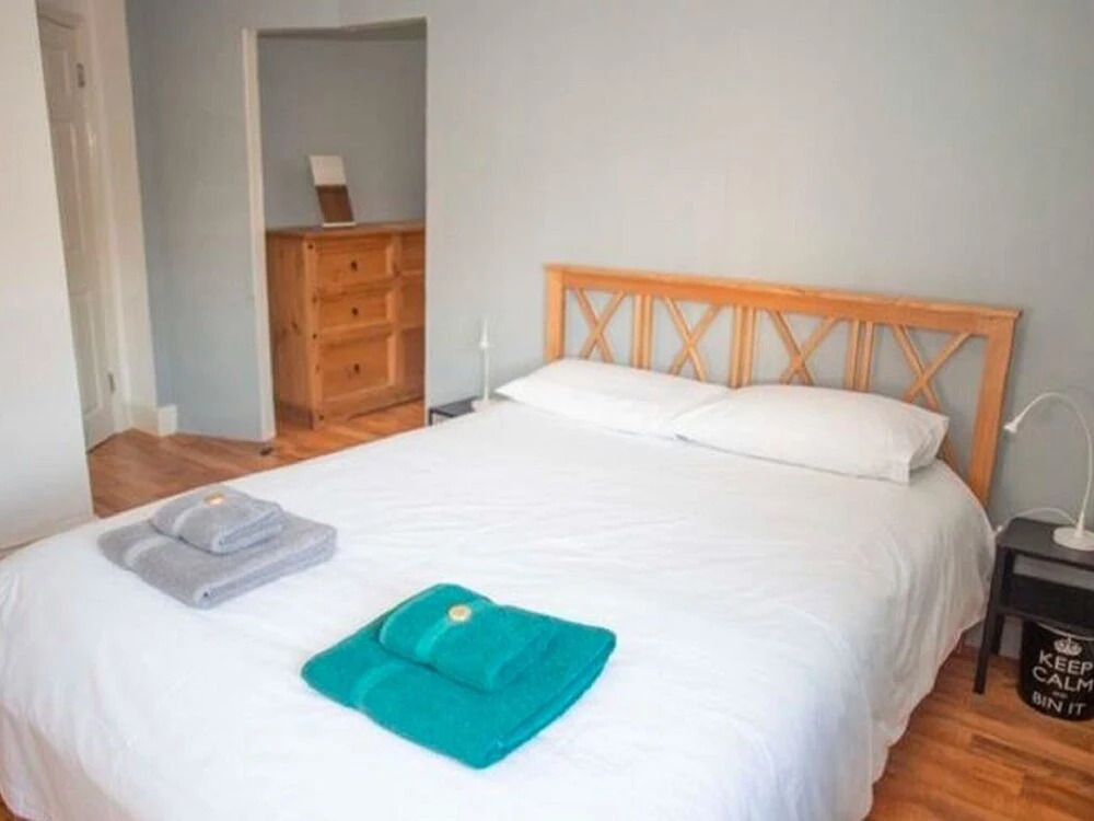 Pleasant Holiday Home in Gloucester Near Cathedral