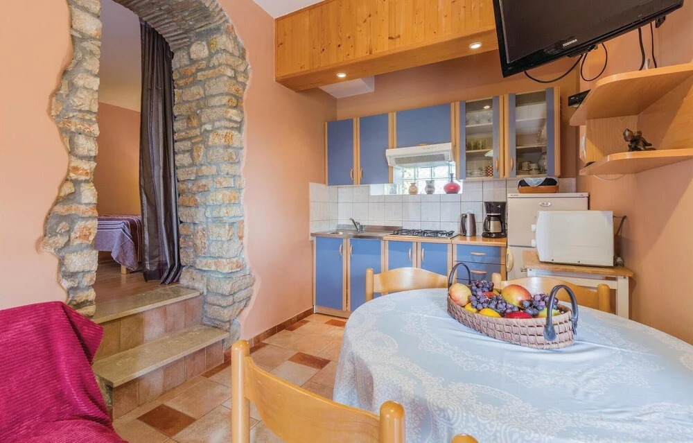 Beautiful Home in Brnobici With Wifi, 2 Bedrooms and Outdoor Swimming Pool