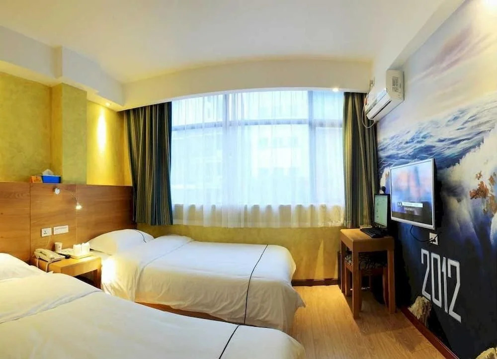 Guilin Kalai Film Theme Hotel