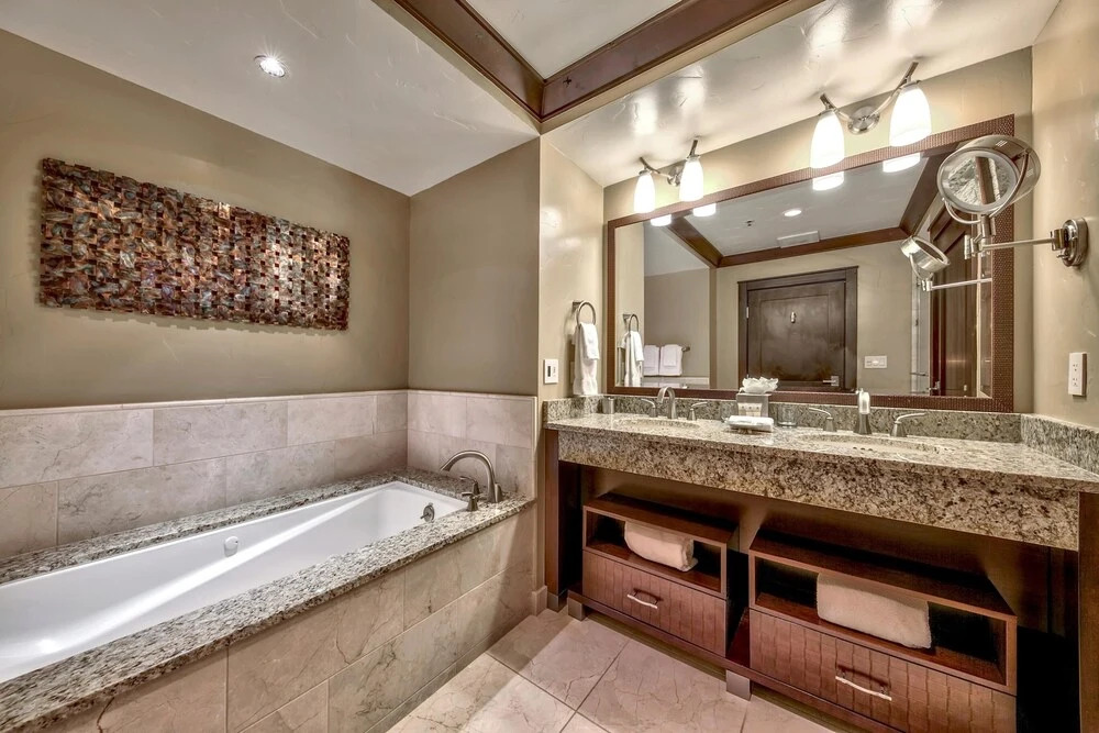 Huge 3 Bedroom  At Northstar | Sleeps 10 Condo by RedAwning