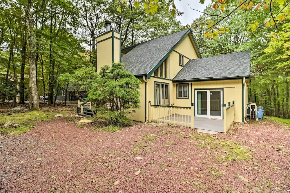 Hot Tub + Game Room: Peaceful Poconos Home!