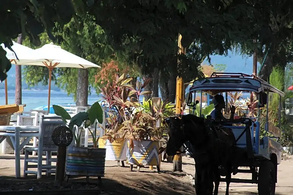 Star Bar and Bungalows