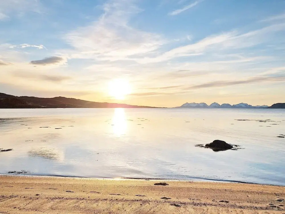 6 person holiday home in Hamnvik