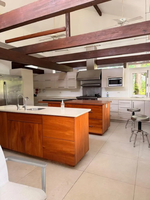 Nature-inspired 4BR Modern Villa Pool Resort Access
