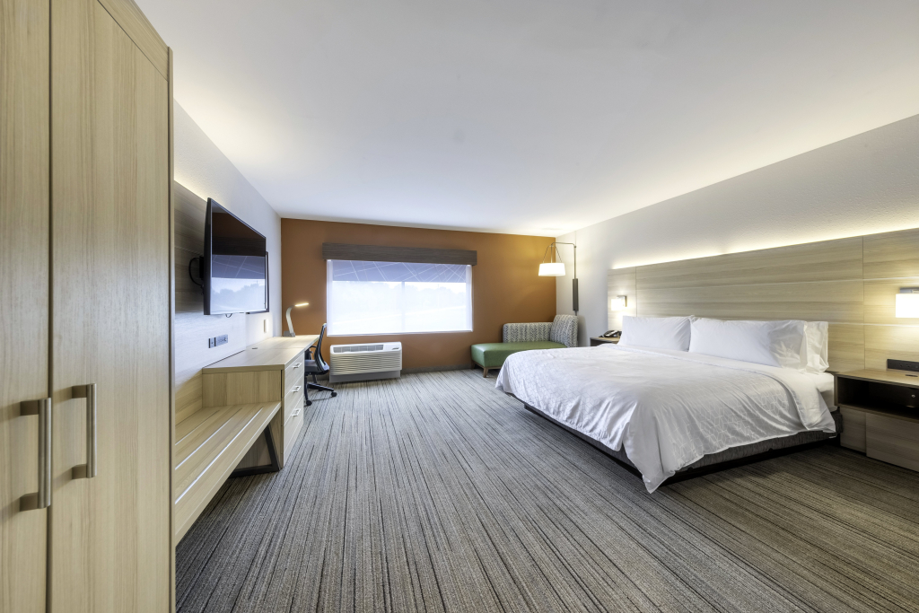 Holiday Inn Express & Suites - Staunton by IHG