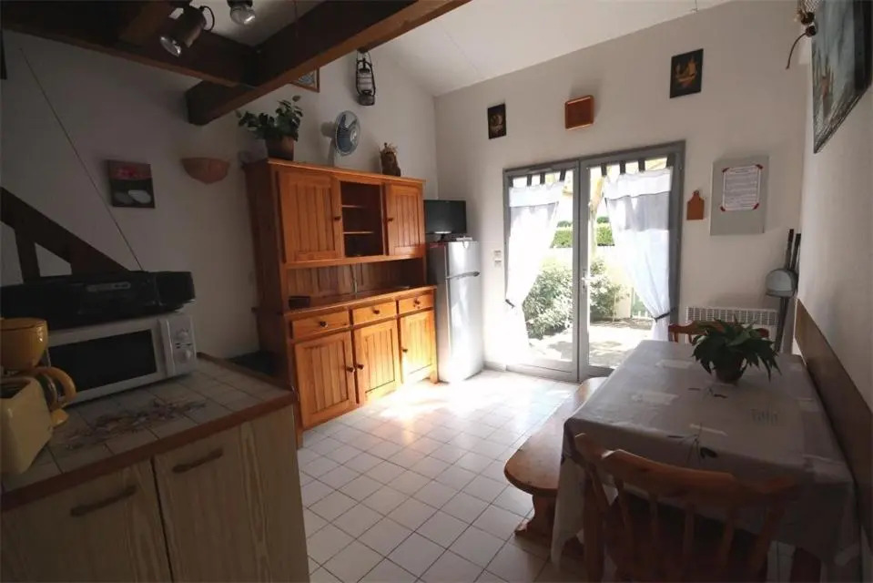 300m de la plage, adorable maison sud 2 chambres 5 couchages terrasse ombragée parking LRHP14