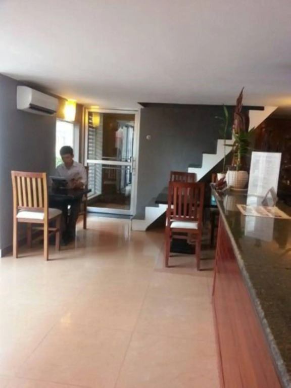 Pillar Hotel