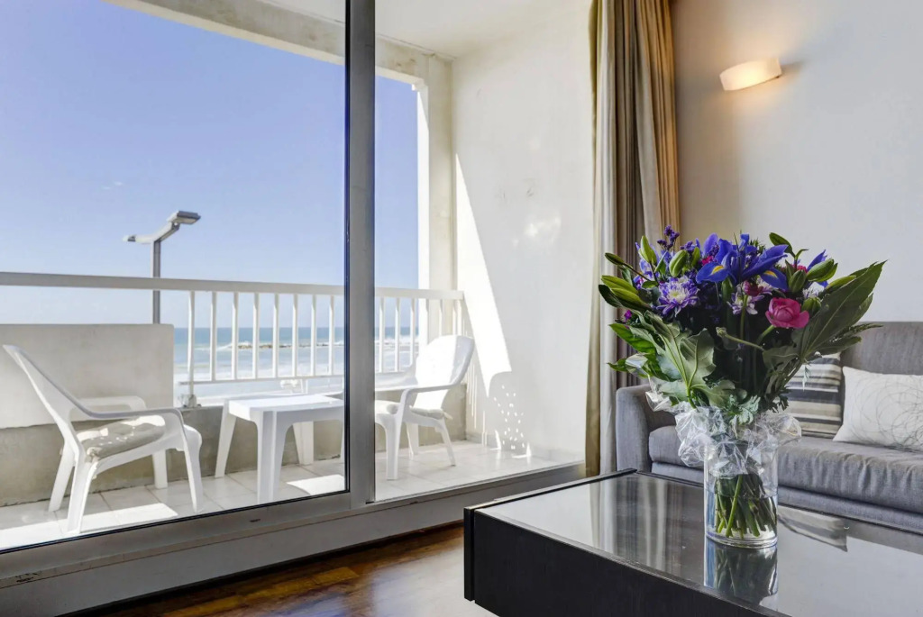 Gorgeous Suite with Ocean View TLV