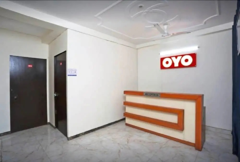 OYO 13280 Hotel Royal India