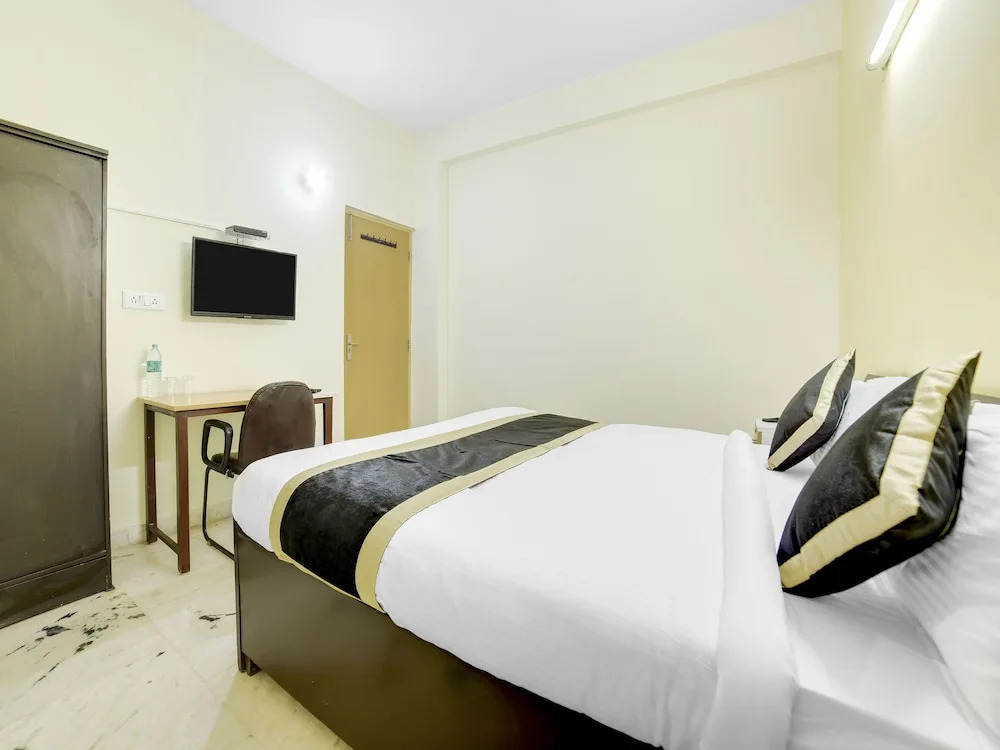 Oyo 14730 Shiv Shakti Residency