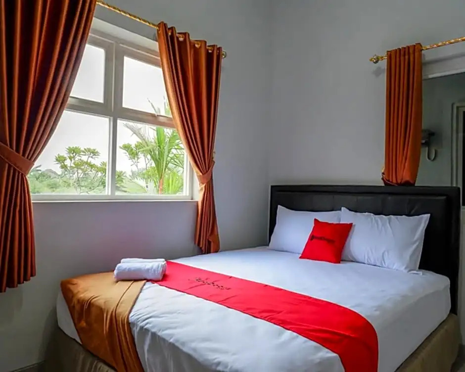RedDoorz @ City Park Medoho Semarang