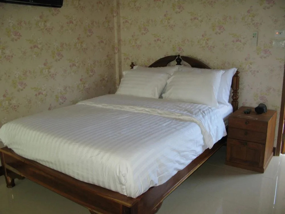 Cha-em Resort