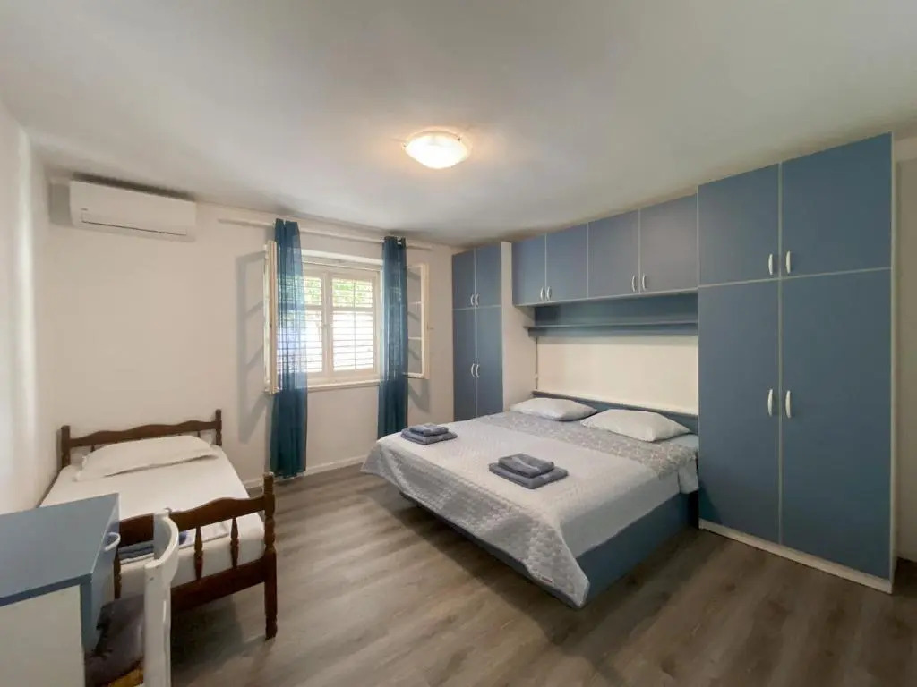 Apartment Dado