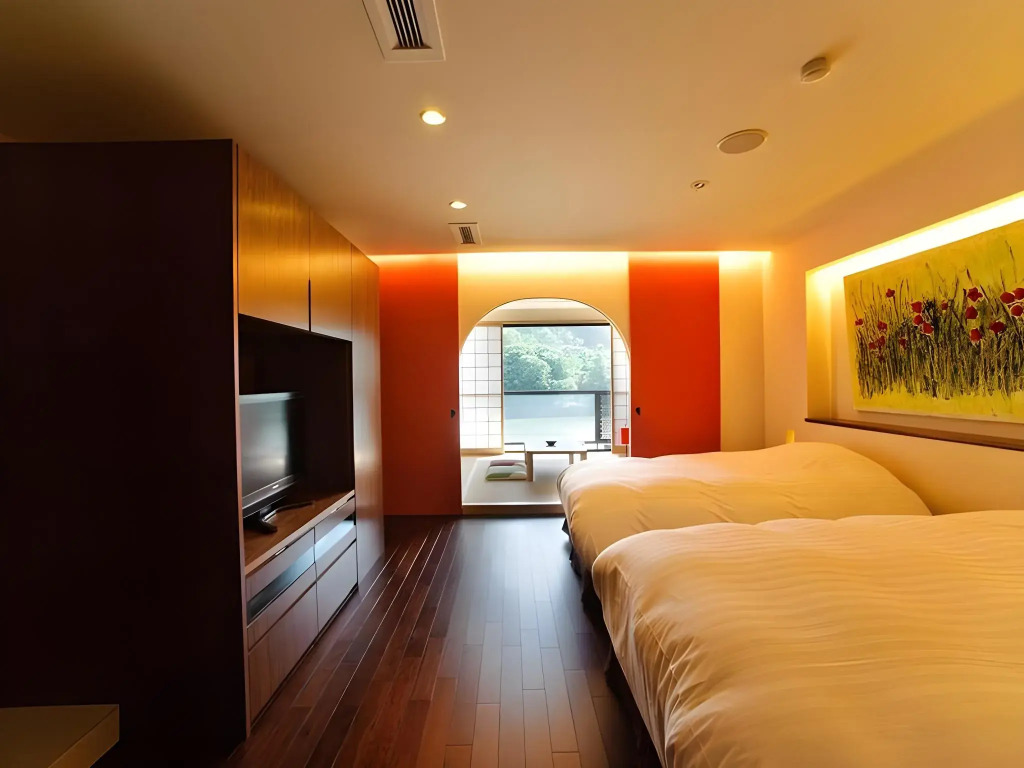 River Retreat Garaku