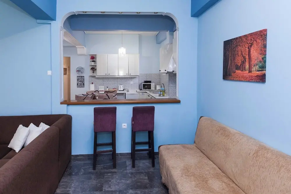 Classic Koukaki Living 2 Bd with Balcony