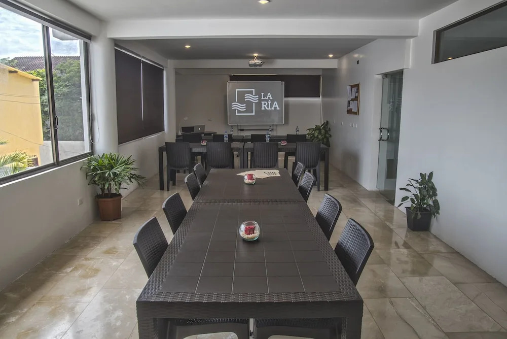 Hotel La Ría Playas