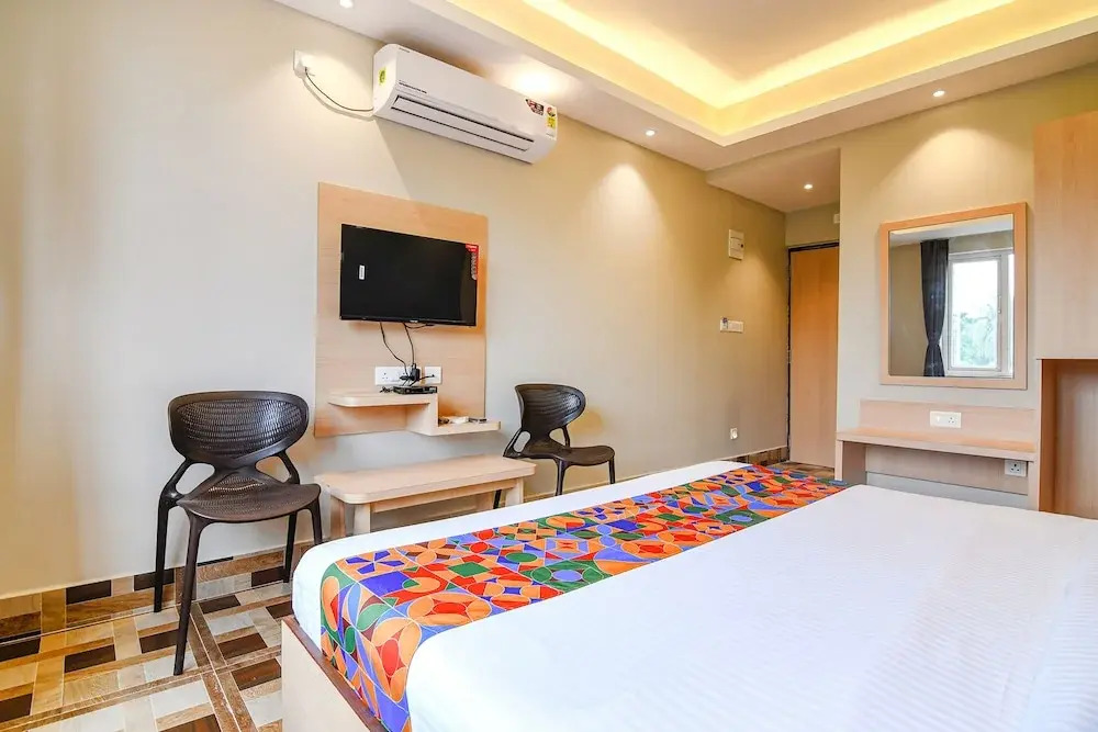 FabHotel JP - Nr Sataragachhi Railway Station