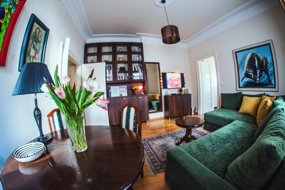 Crown Apartment - Your Royal Stay