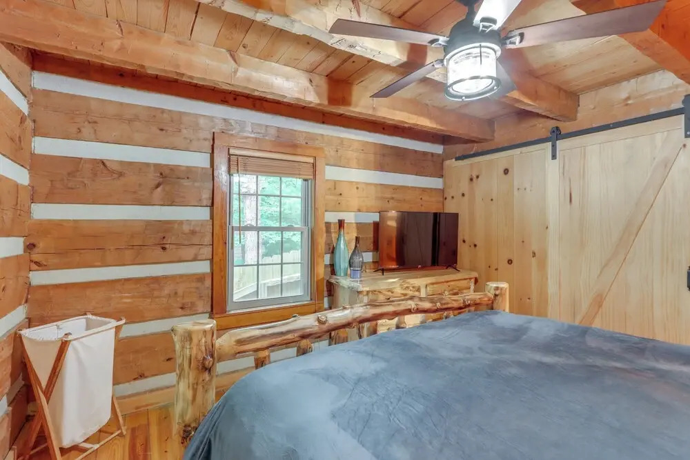 Near Hiking Trails: Hot Tub Haven in Ellijay!