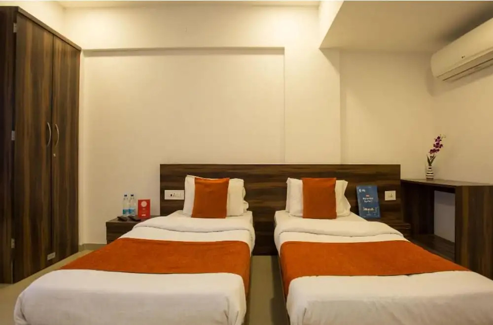 OYO 7673 The Ark Apartment Hotel