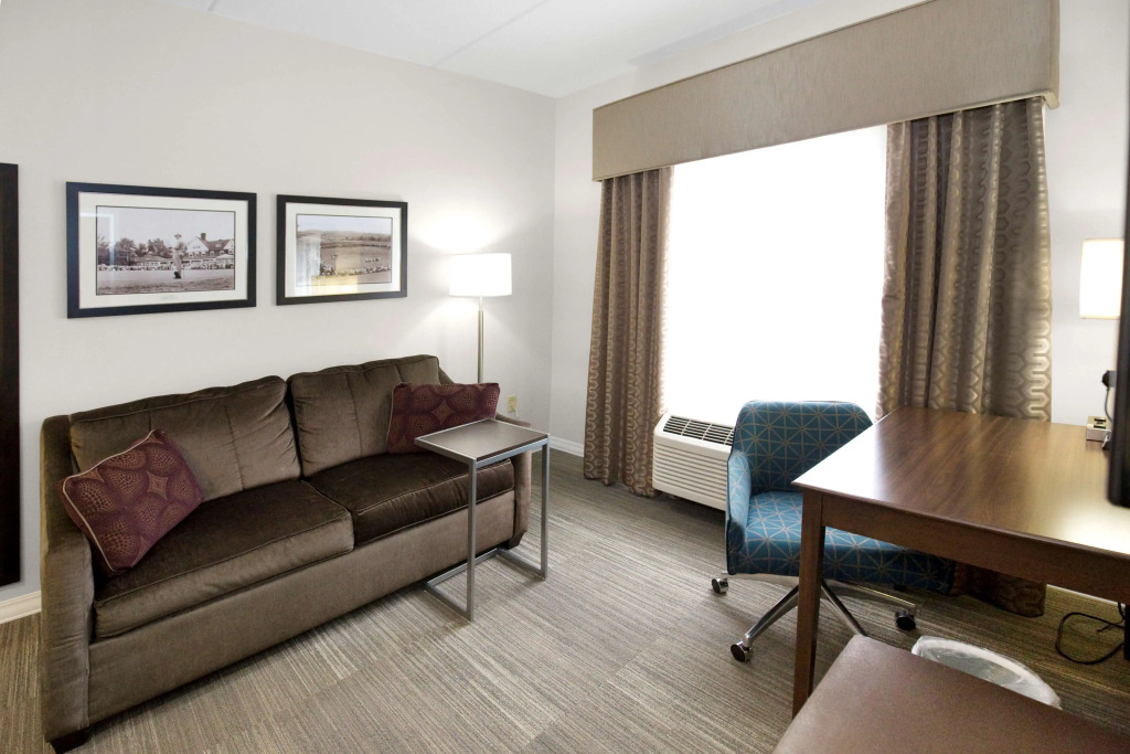 Hampton Inn & Suites - Pittsburgh/Harmarville, PA
