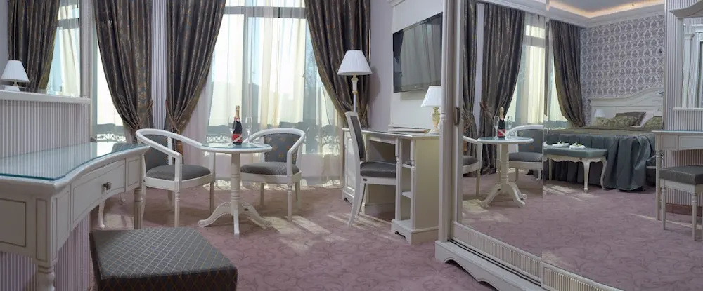 Отель Savoy