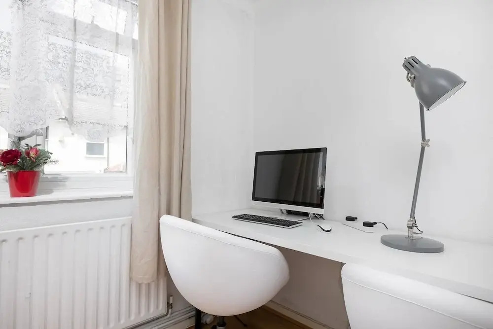 Modern Spacious Home In Well Connected Hammersmith