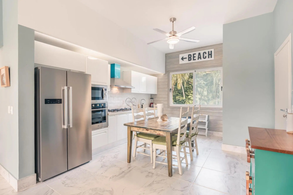 Playa Bonita Lavish Apartment at Lake View 42B