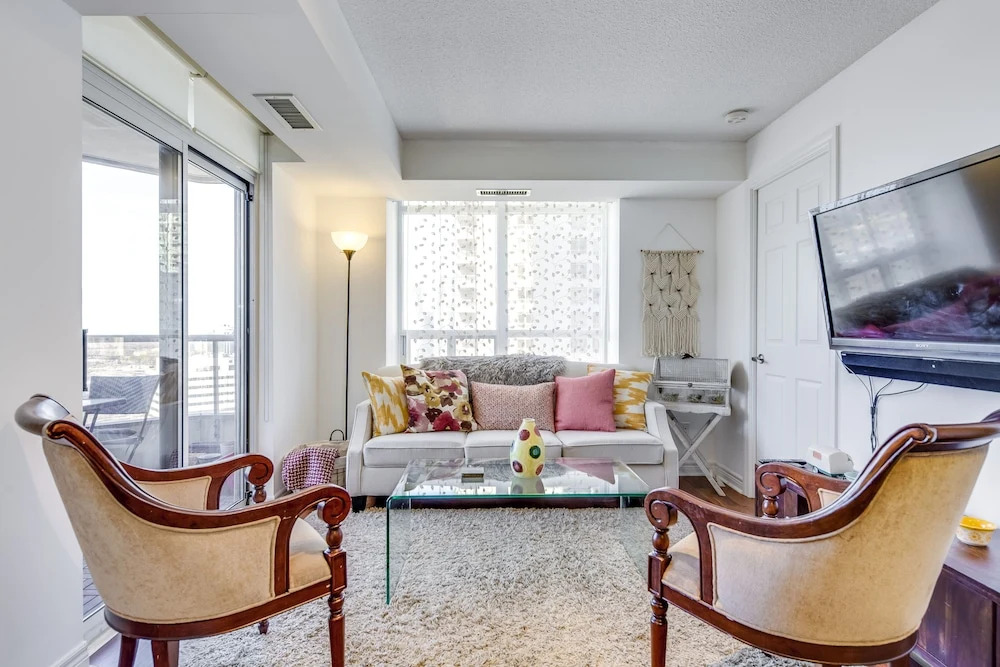 Newly Decorated 2BR Executive Suite - Great View