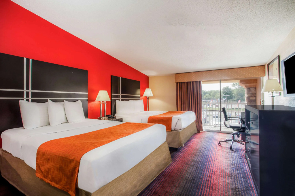 Howard Johnson by Wyndham North Plainfield