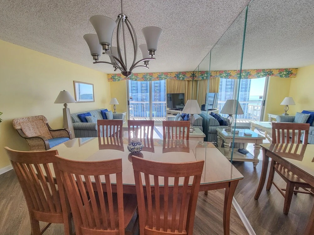 904 South Hampton 2 Bedroom Condo