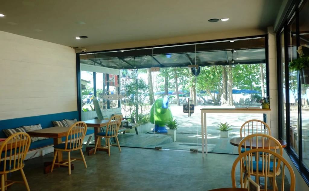 Hug Cafe Hostel